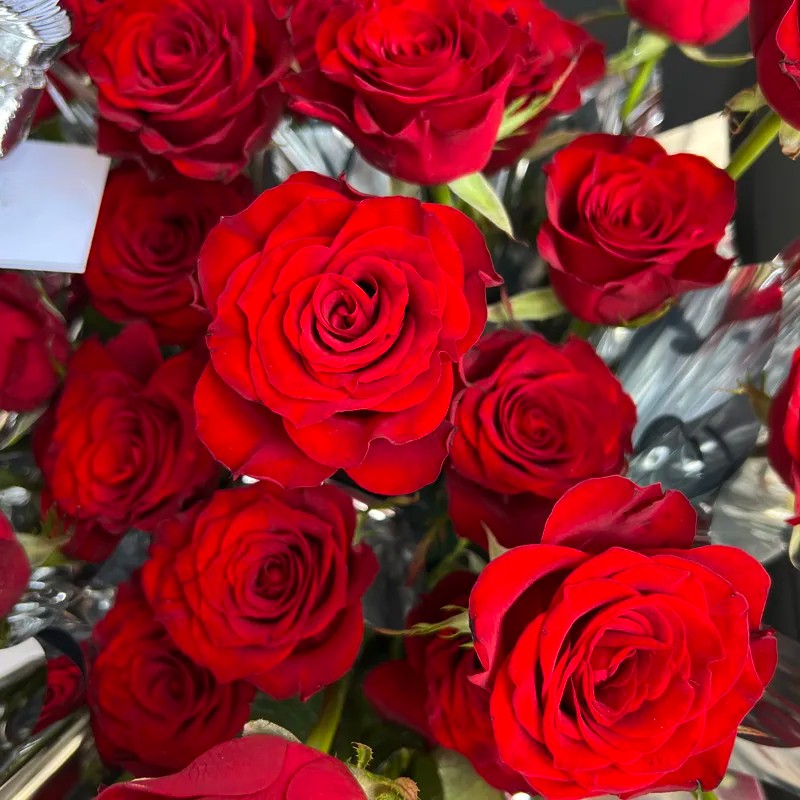 【三生三世】33枝紅玫瑰混搭飄空氣球鮮花桶