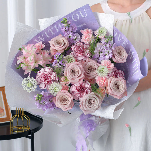 淺夢島嶼|曼塔紫精靈康乃馨混搭鮮花束