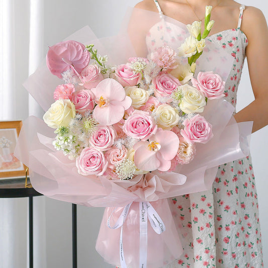 粉霧漫心|粉雪山白玫瑰雪混搭鮮花束