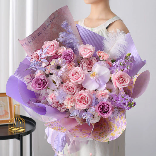 紫風輕語|紫玫瑰粉雪山玫瑰紫精靈蝴蝶蘭混搭鮮花束