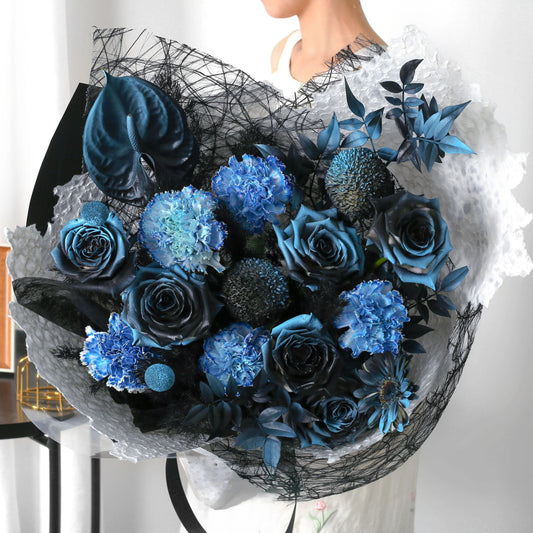 藍焰之吻|藍掌曼塔九星葉混搭鮮花束