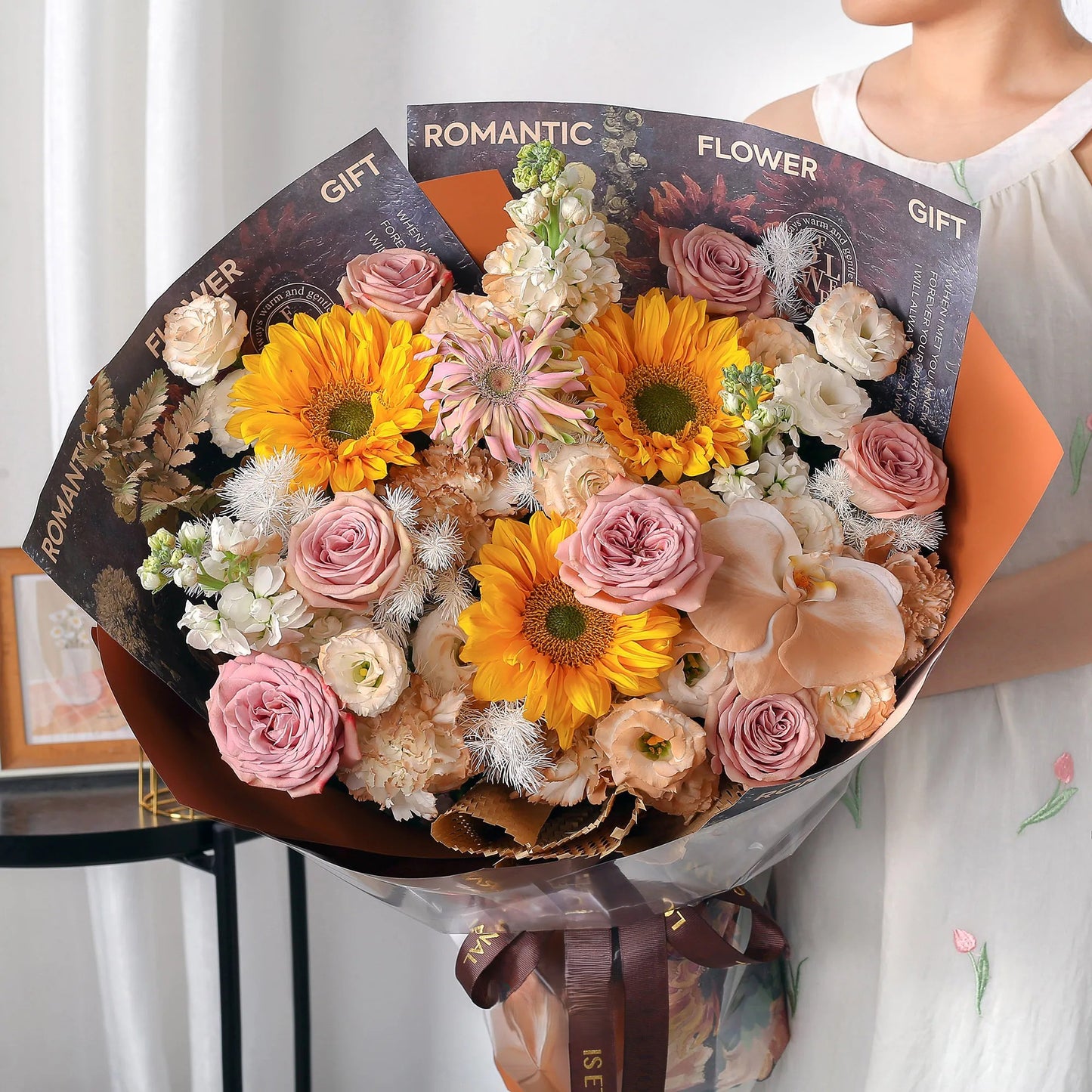 未來可期|向日葵卡布奇諾蝴蝶蘭混搭鮮花束