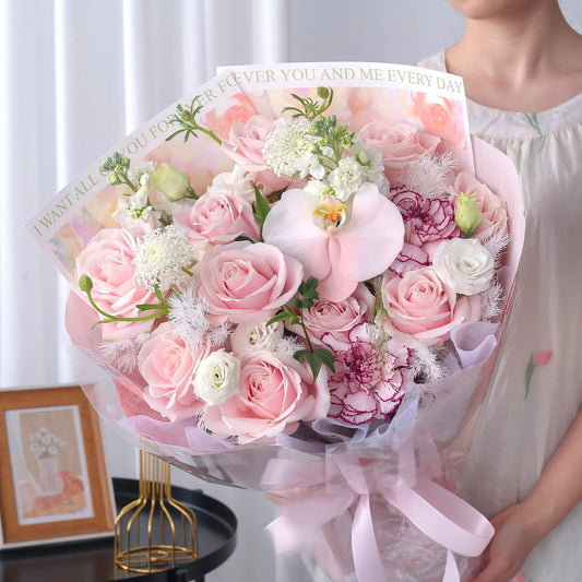 雲端夢境|粉雪山玫瑰紫精靈蝴蝶蘭混搭鮮花束