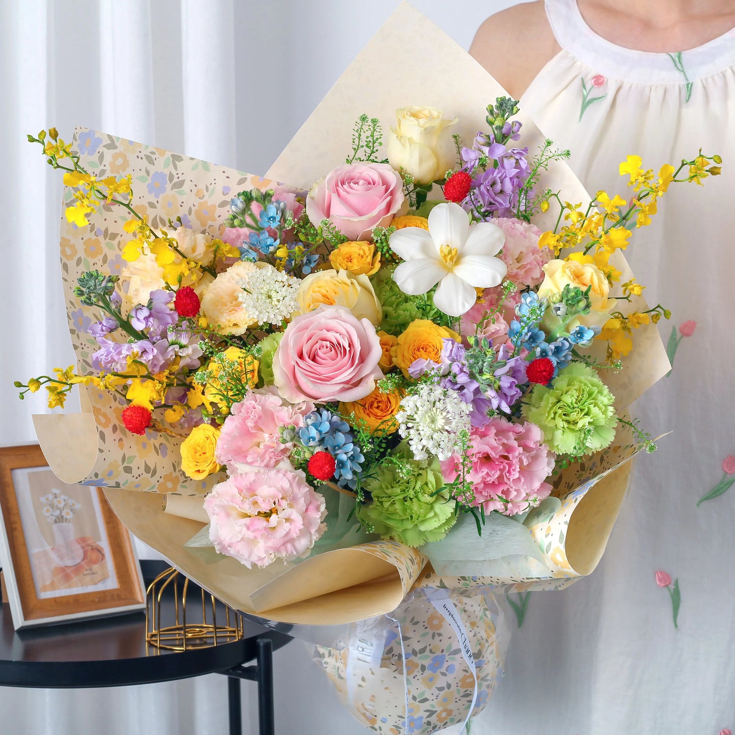 華爾滋|粉雪山玫瑰奶油杯藍星花混搭鮮花束