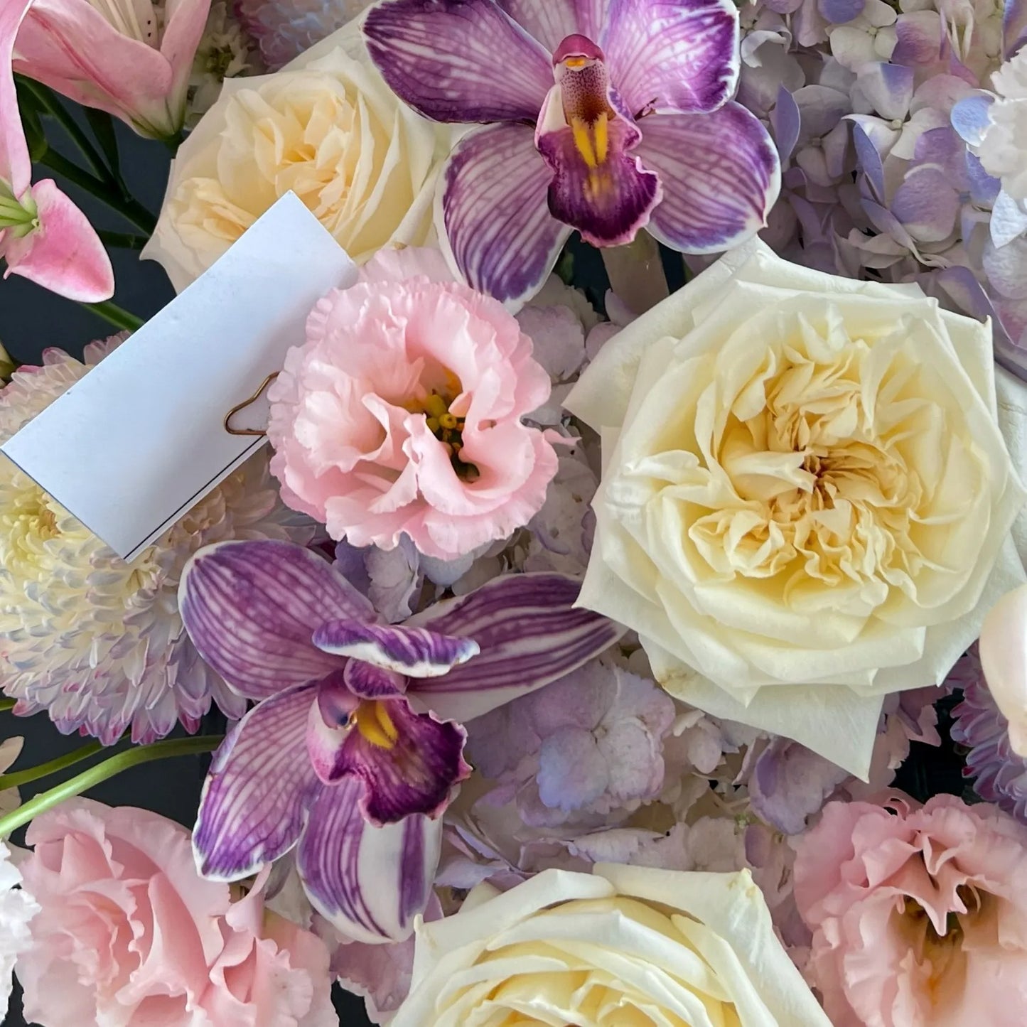 【朦朧花園】白玫瑰繡球高級混搭鮮花桶