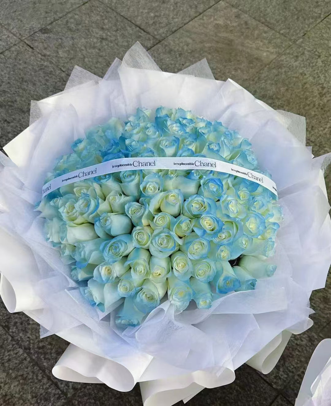 99枝碎冰藍玫瑰花束|99 Blue Rose bouquet