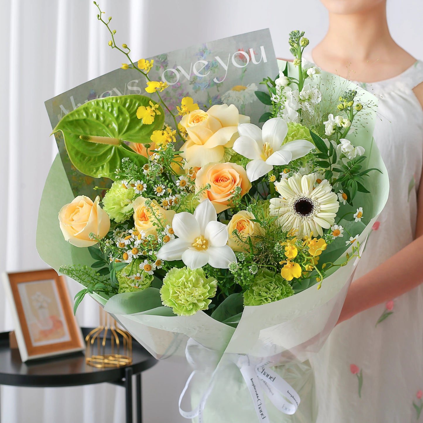 綠意滿目|奶油杯香檳玫瑰鬱金香混搭鮮花束
